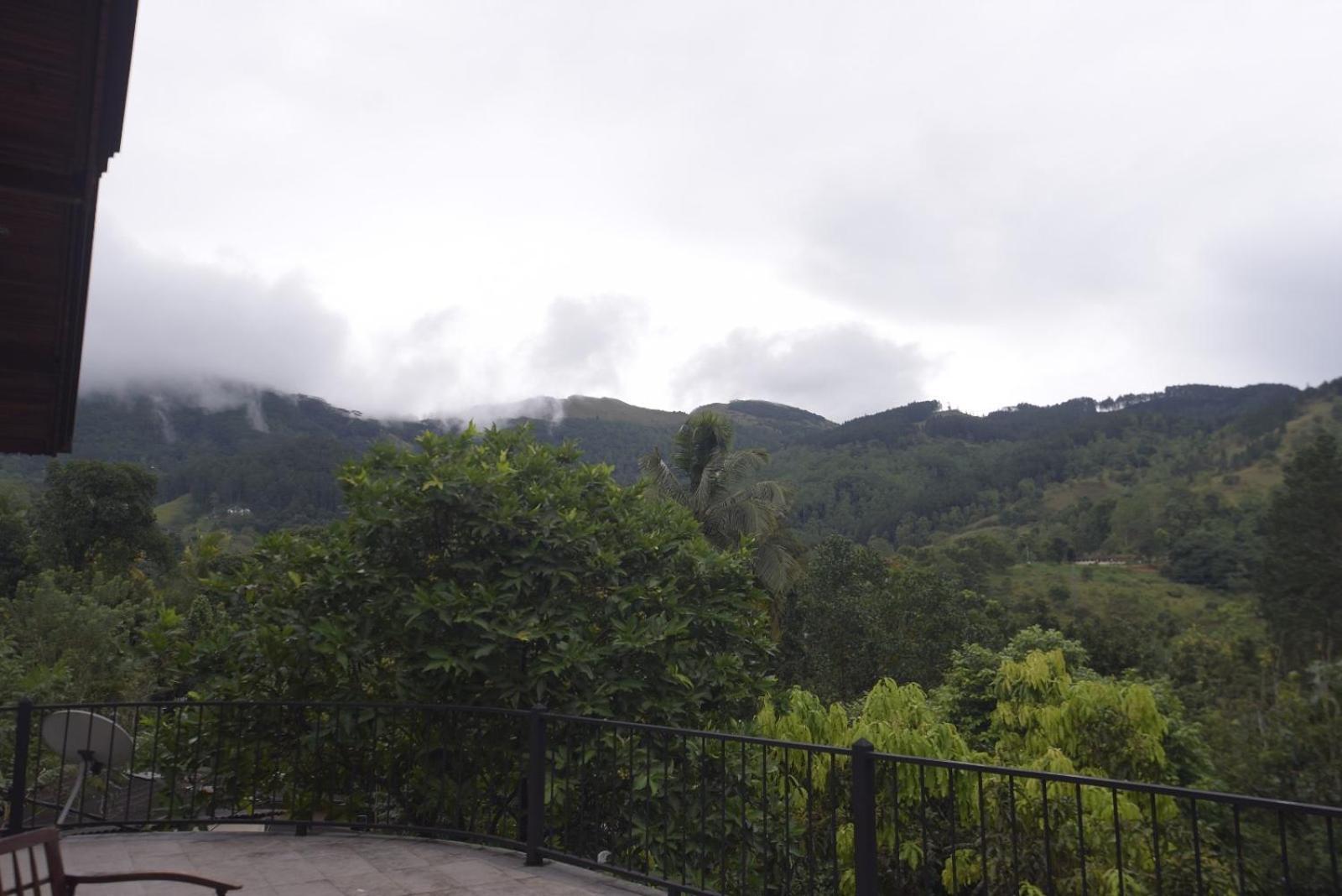 Chaminrich Villa Kandy Bagian luar foto